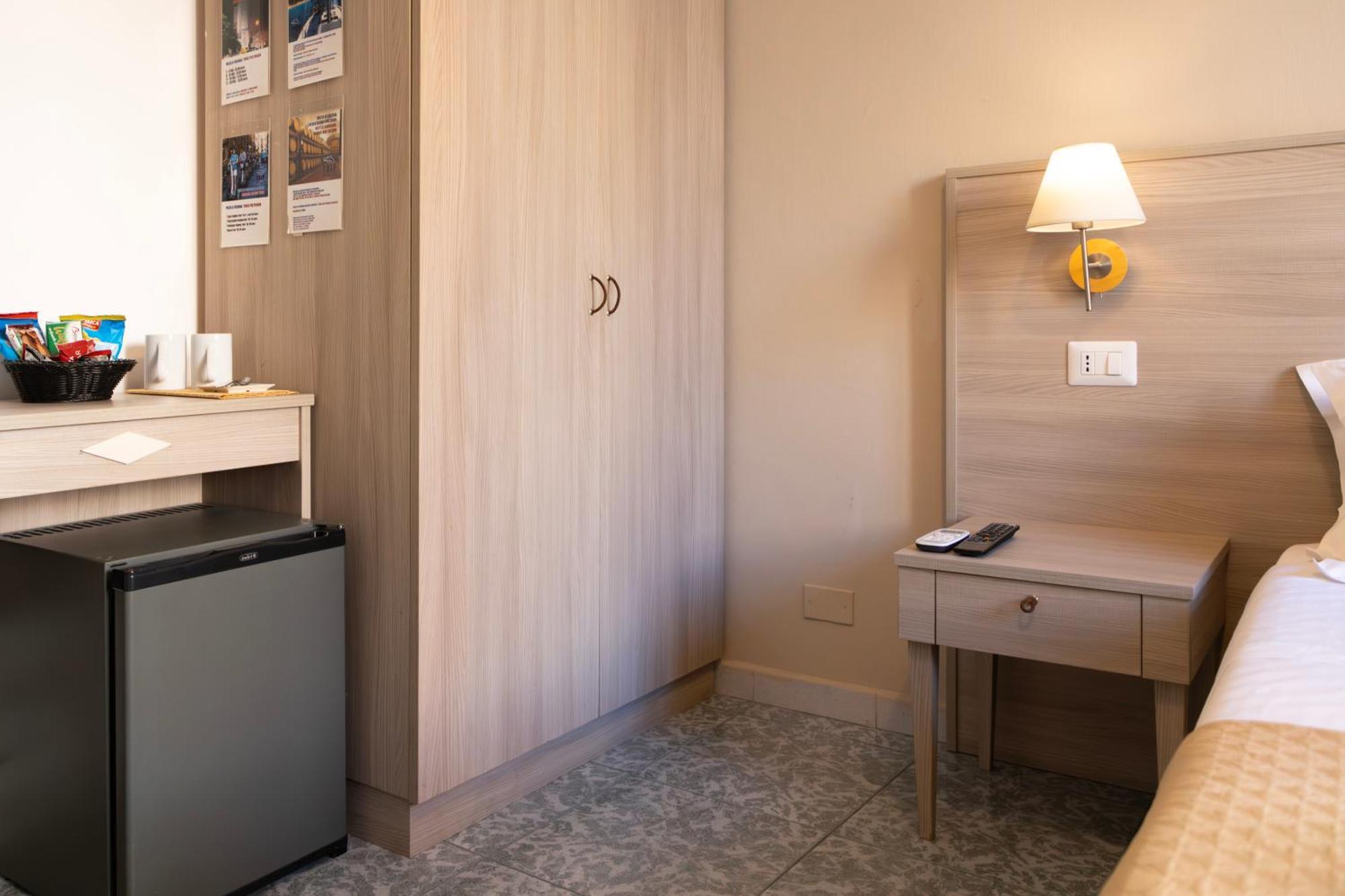 Kalie Rooms Guest House Cagliari Exterior foto